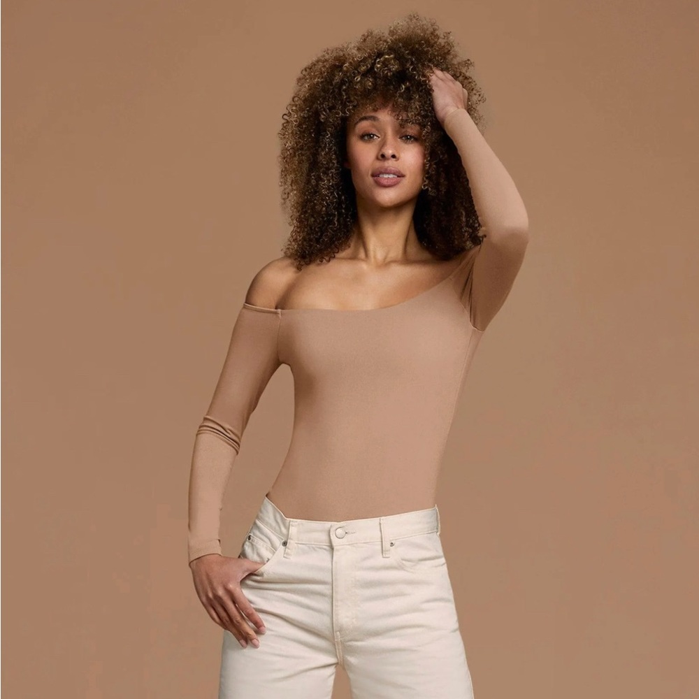 Nuuds Women's Off The Shoulder Bodysuit - Cinnamon. Large
